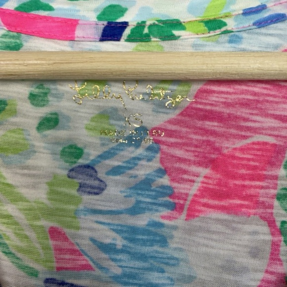Lilly Pulitzer Size XS Tropical Etta V Neck‎ Short Sleeve Bright Colorful Tee - Picture 3 of 7